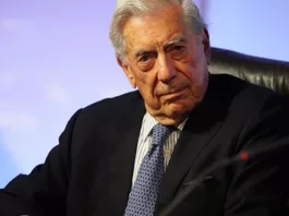 Vargas Llosa ingresa a la Academia Francesa