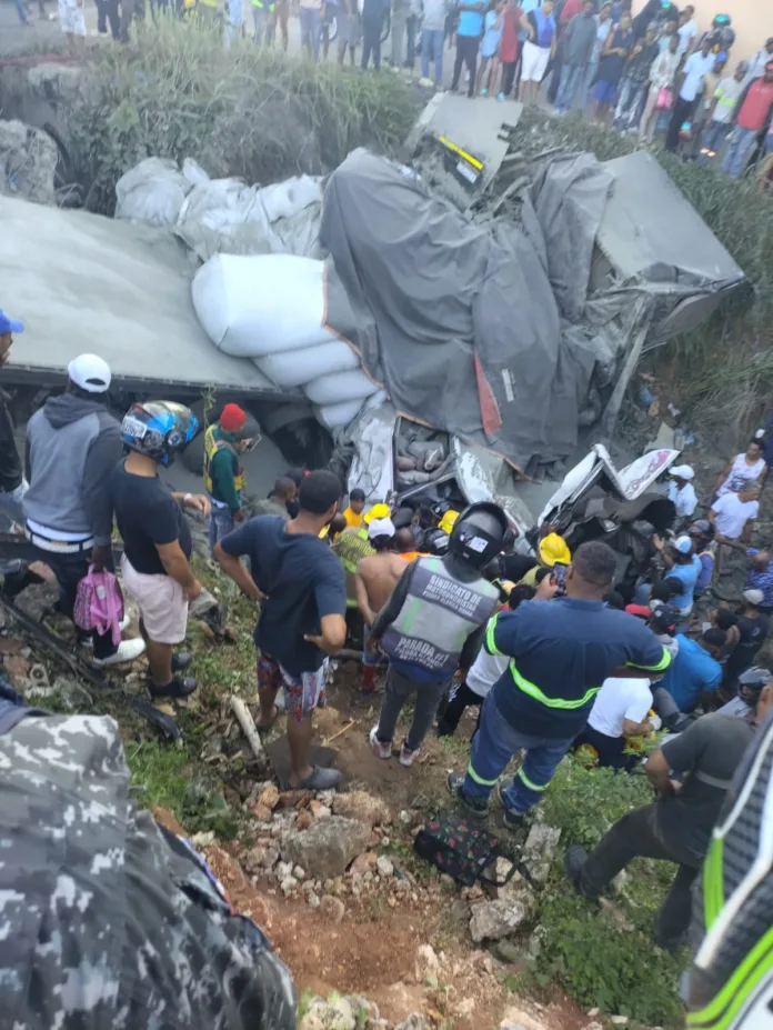 Aparatoso accidentalmente deja 6 muertos y 20 heridos en Haina, San Cristóbal