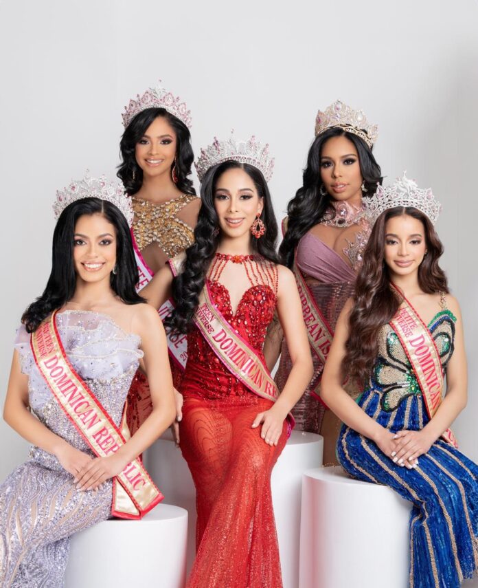 Emely Victoria Díaz, Gabriela Then Agramonte, Yulianna Peralta, Jailyn Peralta y Amy Espinal Reyes. 