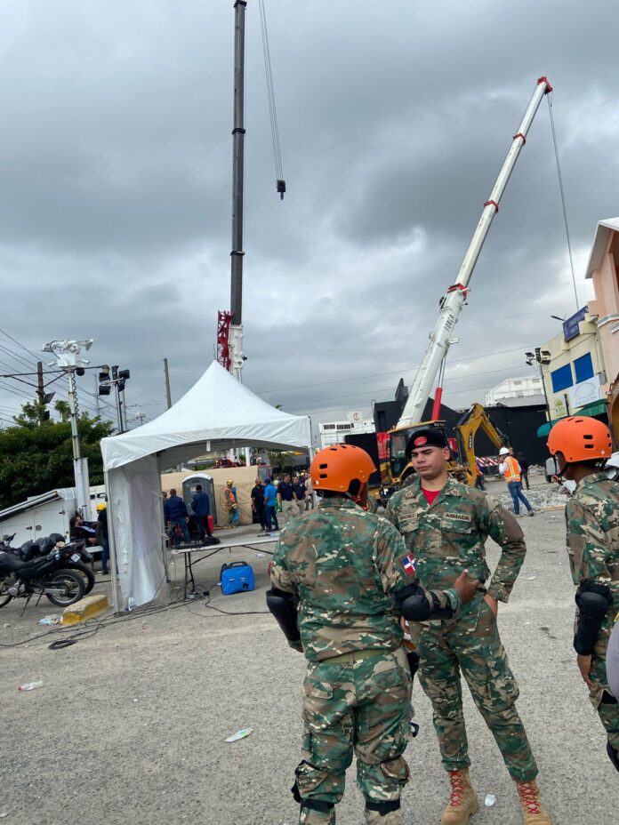 Autoridades reanudan búsqueda de víctimas bajo los escombros del Jet Set