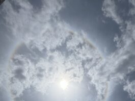 Halo solar sorprende a los dominicanos: fenómeno óptico visible en gran parte del país