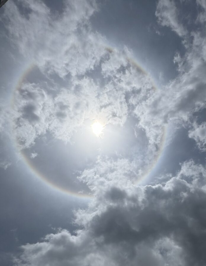 Halo solar sorprende a los dominicanos: fenómeno óptico visible en gran parte del país