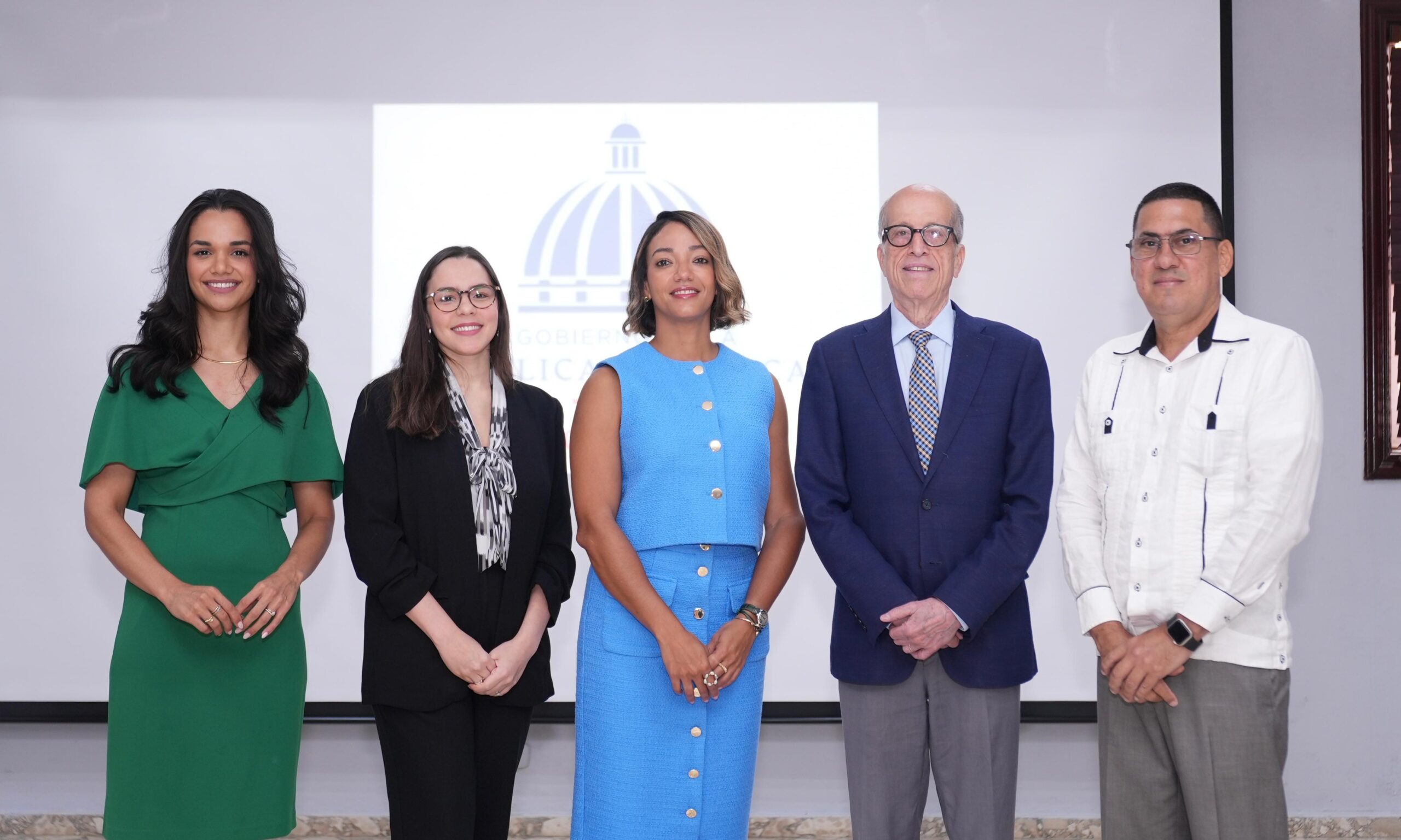 Betty Soto, , Ana Pimentel, Maximiliano Puig, Chadai Abreu, e Iván Delgado
