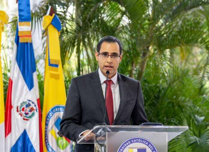 Juan Ariel Jiménez lo predijo: el dólar rompe récord histórico en septiembre en RD$64