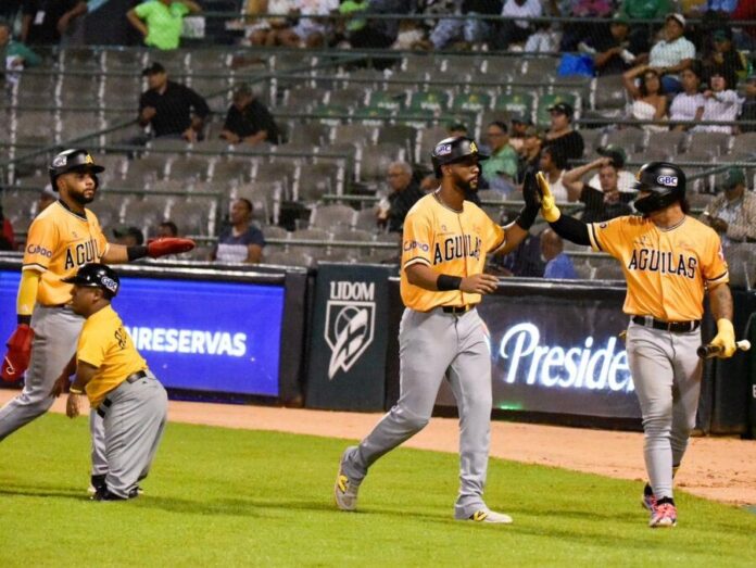 Águilas Cibaeñas vencen a las Estrellas 6-5