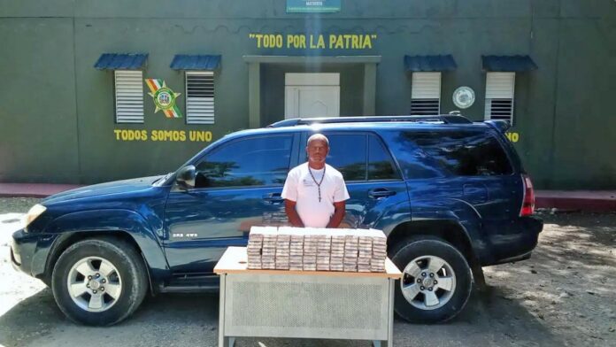 Ejército detiene ciudadano con contrabando de 10,000 cigarrillos en San Juan de la Maguana