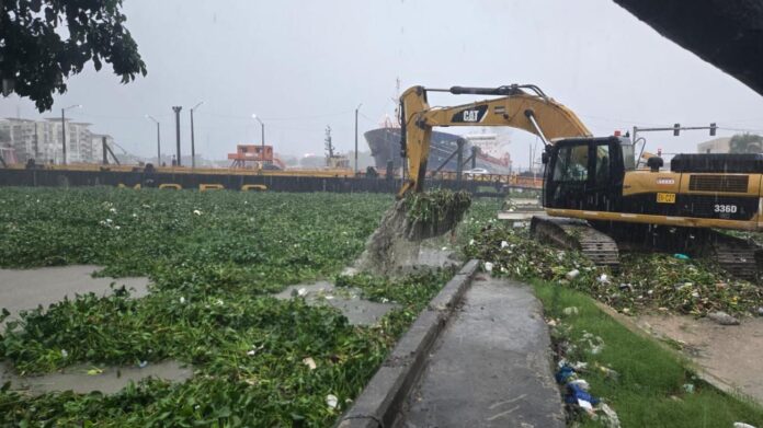 Obras Públicas informa cierre provisional del puente flotante