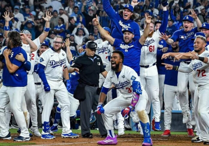 Dodgers dejan en el terreno a los Azulejos tras juego histórico de 18 inning