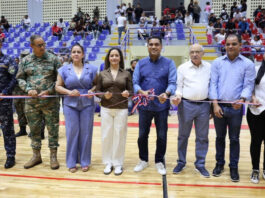 Ministro de Deportes entrega polideportivo de Mao con inversión de 36 millones