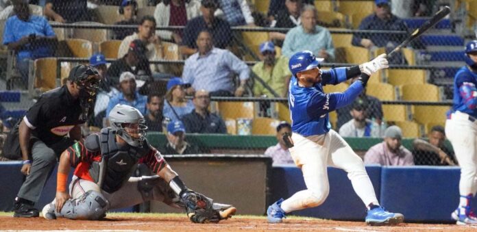 Luis Campusano y Mel Rojas Jr. lideran triunfo del Licey sobre Toros