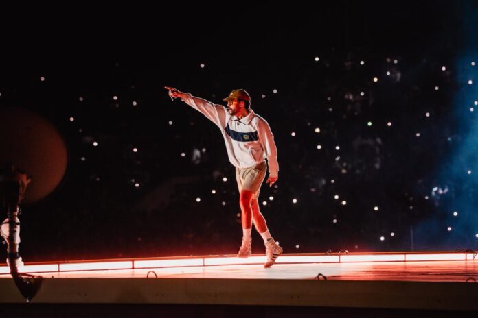 Bad Bunny hace vibrar Santo Domingo en su gira mundial “Debí Tirar más Fotos”