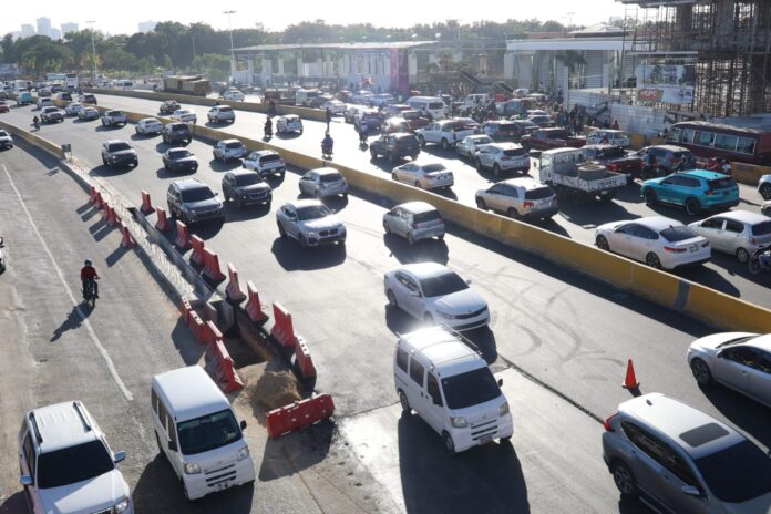 Autoridades y representantes de plazas comerciales coordinan acciones para gestionar el tránsito durante el Black Friday