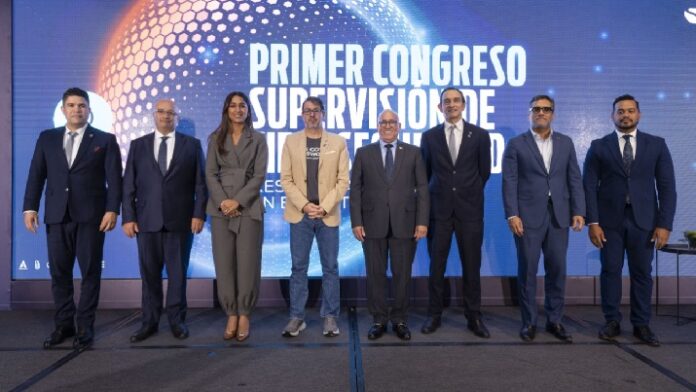 Superintendencia de Bancos realiza congreso sobre la vigilancia y actualización constante para evitar robo de datos