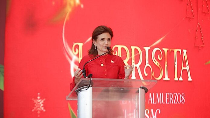Raquel Peña inicia en el Cibao la entrega del Bono Navideño 2025
