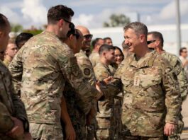 Puerto Rico: Sorprende presencia de máxima autoridad militar de EE.UU.