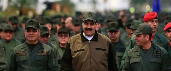 Maduro ordena a fuerza aérea estar