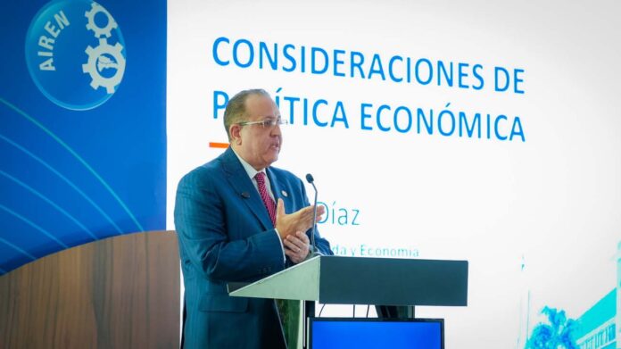 Magín Díaz reafirma la estabilidad de la RD y llama a evitar el pesimismo económico