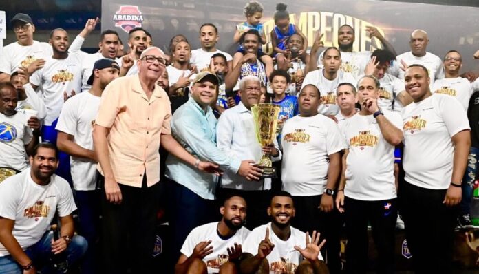 Club Mauricio Báez hace historia gana su campeonato 11
