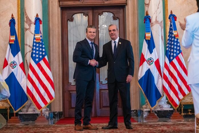 Pete Hegseth, asegura respaldo de su país a la República Dominicana