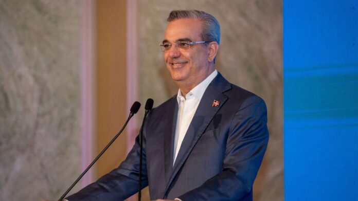 Philip Morris Dominicana reconoce liderazgo del presidente Abinader en la lucha contra el comercio ilícito