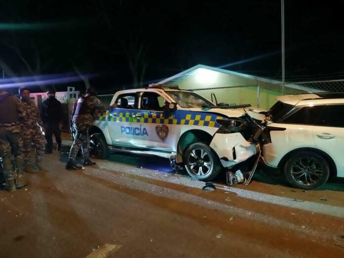 PN y DIGESETT investigan accidente de patrulla en Villa González que dejó un muerto y un herido