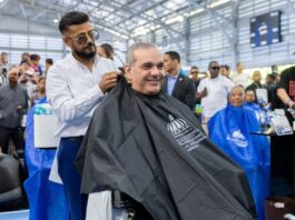 Abinader sostiene encuentro nacional con 1,000 peluqueros