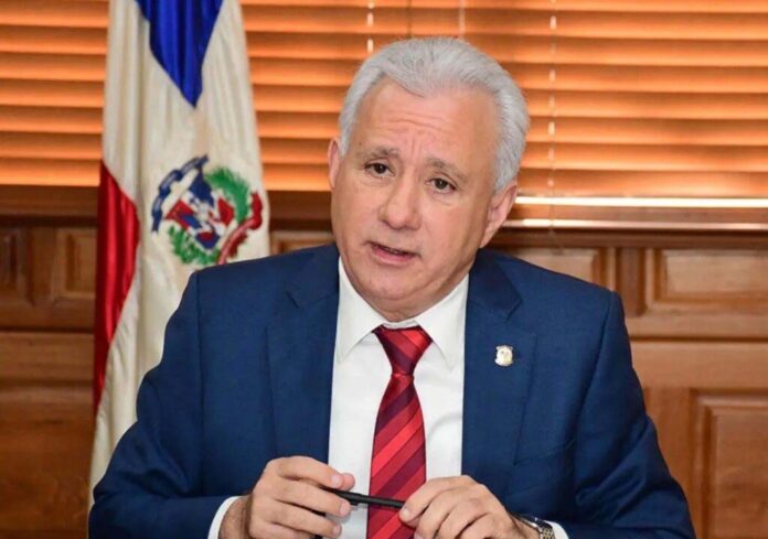 Senador Antonio Taveras Guzmán pide aplicar la Ley de Extinción de Dominio en caso Senasa