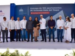 Presidente Abinader entrega 180 viviendas, inaugura escuela y hospital en Santiago