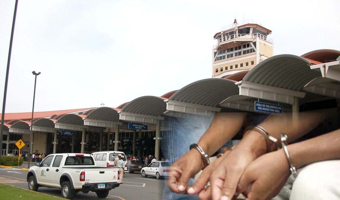 Arrestan a cuatro empleados del Aeropuerto del Cibao vinculados a red de narcotráfico internacional