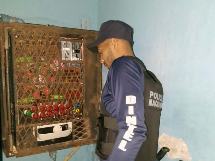 DINTEL incauta nueve máquinas tragamonedas ilegales durante operativos en La Vega