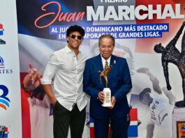 Juan Marichal entrega premio Juan Marichal 2025 a Juan Soto como mejor jugador dominicano