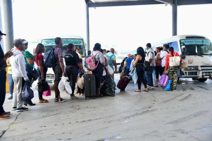 Más de 2 millones 366 mil personas se movilizan al interior por Nochebuena y Navidad 2025; cerca de medio millón más que años pasados