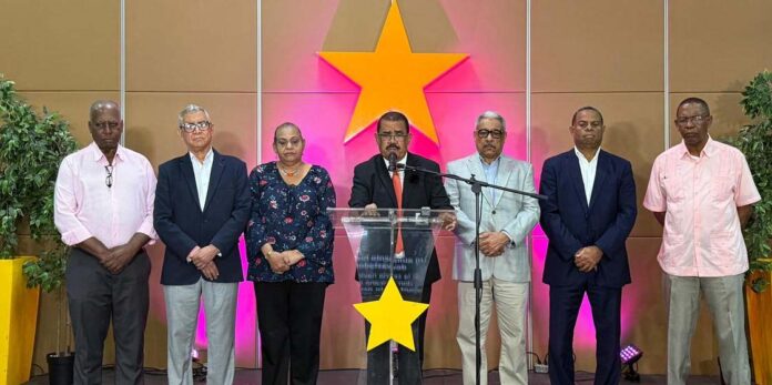 PLD denuncia cena navideña 2025 alcanza costo récord de RD$16,825.14