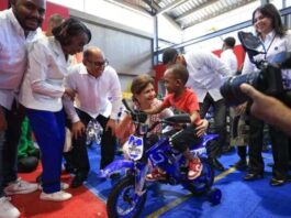 Vicepresidenta reafirma el compromiso del Gobierno de acompañar a la niñez y a las comunidades más vulnerables durante la Navidad