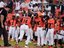 Toros siguen firmes en segundo tras paliza a las Águilas