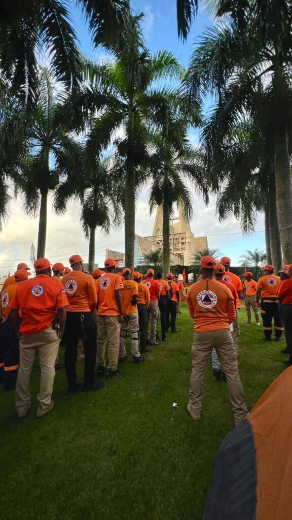 Defensa Civil acompaña a fieles en carreteras y la Basílica de Higüey