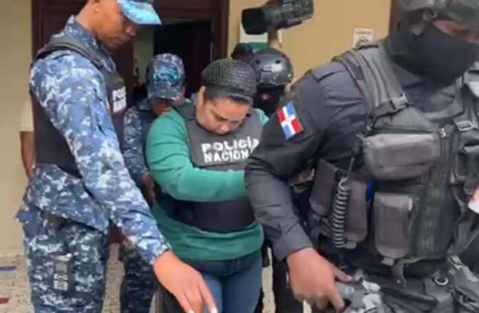 Dictan tres meses de prisión preventiva contra abogada acusada de matar su pareja en Villa Altagracia