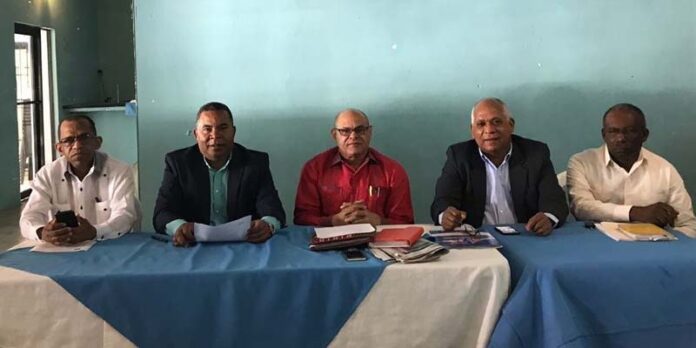 Maestros protestarán contra fusión de ministerios