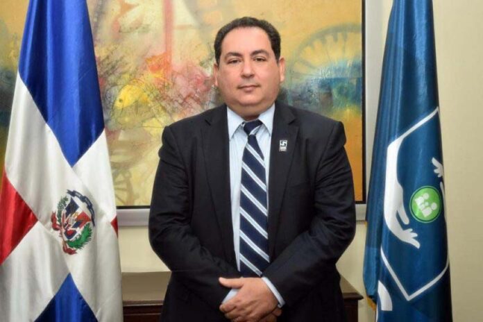 Renuncia Mario Lama a la dirección del Servicio Nacional de Salud