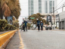 Alcaldía del Distrito Nacional limpia zonas de celebraciones de Año Nuevo
