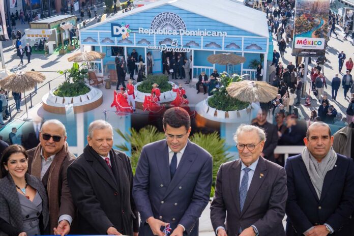 Ministro de Turismo inaugura la “Casita Dominicana” en Fitur como apuesta innovadora de promoción del país
