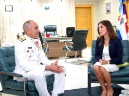 Embajadora de Estados Unidos, Leah Campos, se reúne con el presidente de la DNCD, vicealmirante José Manuel Cabrera Ulloa