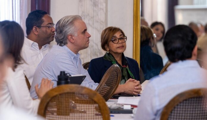 Ministro De Camps anuncia prioridades educativas dominicanas para el año 2026