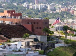 Diplomáticos de EE. UU. viajan a Caracas para estudiar reapertura de embajada