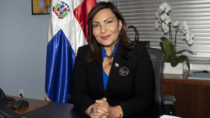 Geanilda Vásquez anuncia nuevos planes sociales y pide colaboración de la prensa