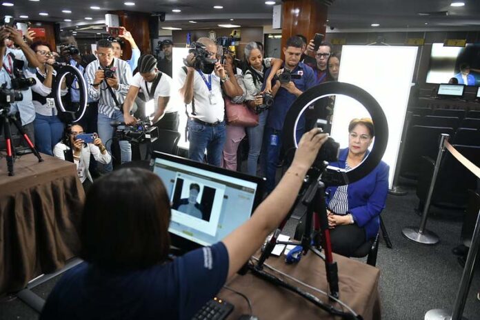 JCE inicia captura de datos a su personal para la renovación de la cédula