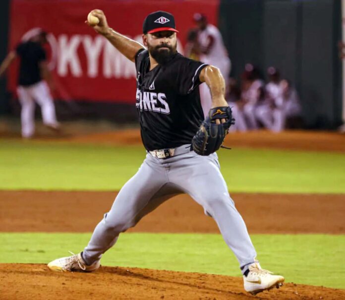 José Urquidy lanza en grande en la victoria de Leones sobre Gigantes