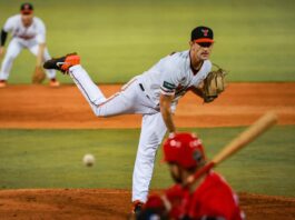 Justin Courtney y relevo Toros guían triunfo sobre Leones