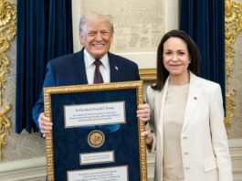 María Corina Machado entregó a Trump la medalla del Nobel enmarcada como "gratitud"