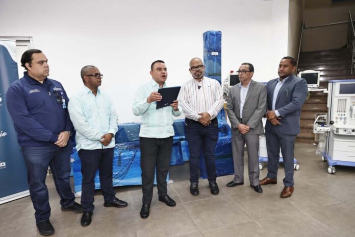 SNS entrega modernos equipos médicos al Hospital Traumatológico Dr. Darío Contreras